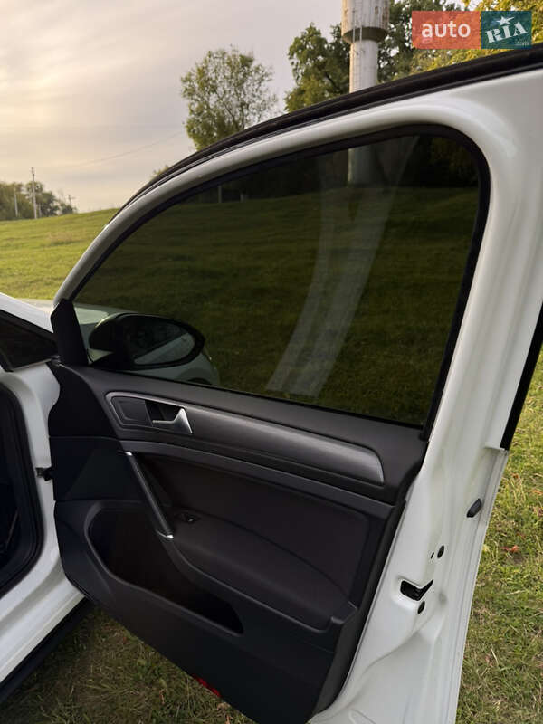 Хэтчбек Volkswagen e-Golf 2019 в Луцке