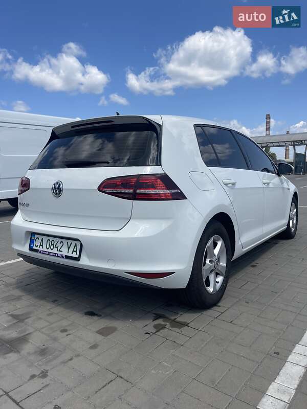 Хетчбек Volkswagen e-Golf 2014 в Черкасах