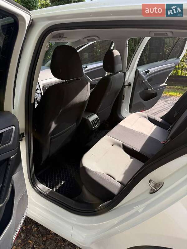 Хэтчбек Volkswagen e-Golf 2016 в Ровно фото 12 Хэтчбек Volkswagen e-Golf 2016 в Ровно