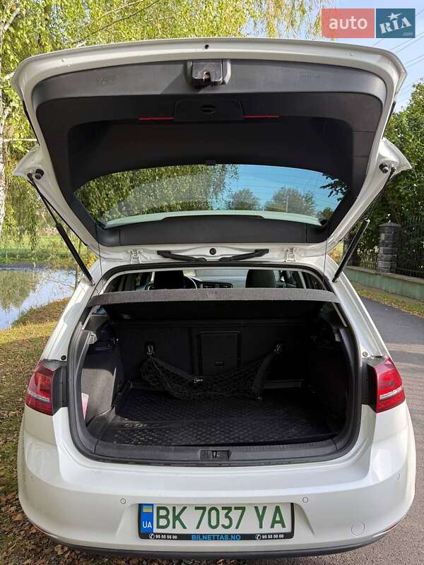 Хэтчбек Volkswagen e-Golf 2016 в Ровно фото 22 Хэтчбек Volkswagen e-Golf 2016 в Ровно