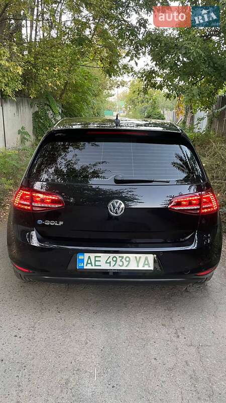 Хэтчбек Volkswagen e-Golf 2015 в Днепре фото 22 Хэтчбек Volkswagen e-Golf 2015 в Днепре