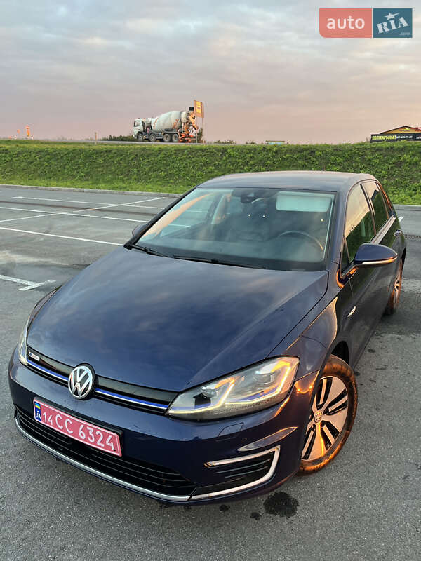Хетчбек Volkswagen e-Golf 2017 в Львові