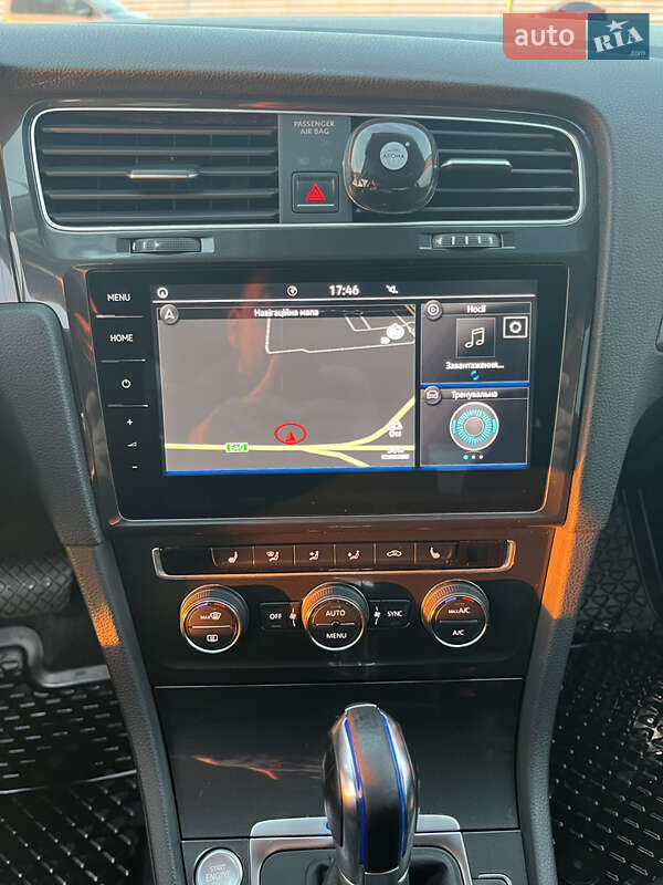 Хетчбек Volkswagen e-Golf 2017 в Львові