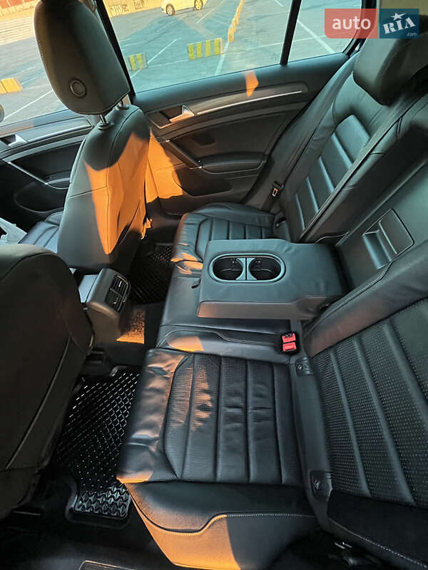 Хетчбек Volkswagen e-Golf 2017 в Львові