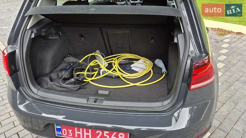 Хэтчбек Volkswagen e-Golf 2020 в Шепетовке