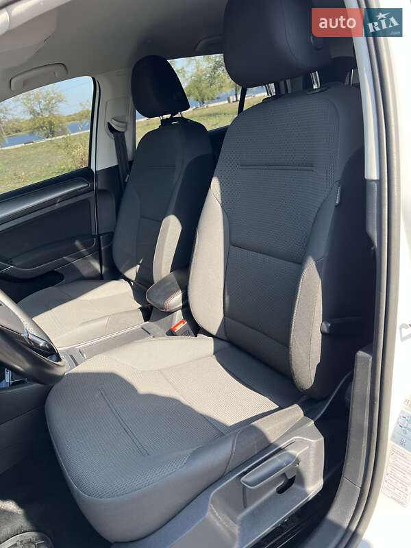 Хэтчбек Volkswagen e-Golf 2020 в Каменском