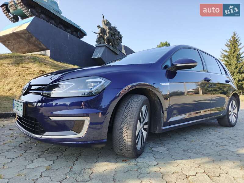 Хэтчбек Volkswagen e-Golf 2018 в Дубно