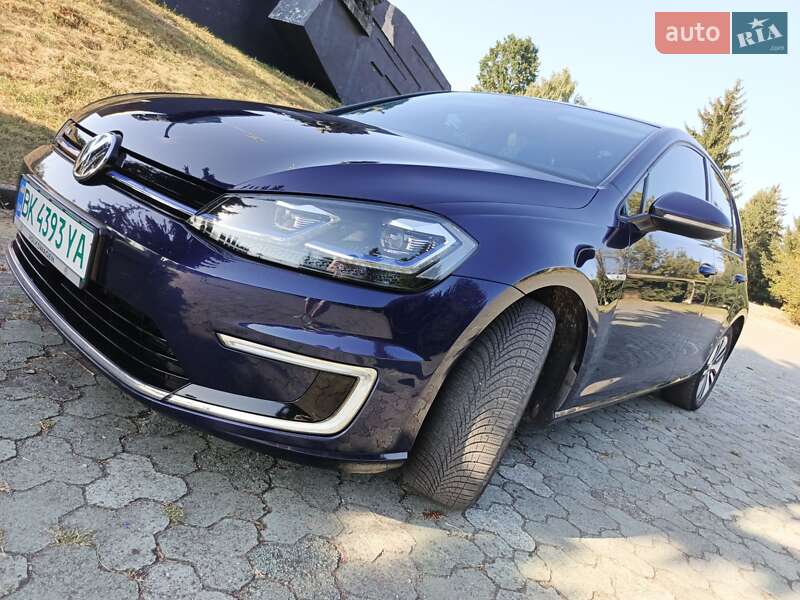 Хэтчбек Volkswagen e-Golf 2018 в Дубно