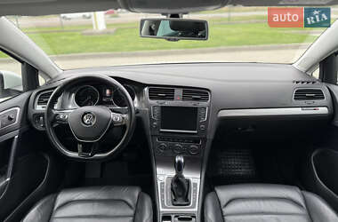 Хэтчбек Volkswagen e-Golf 2014 в 