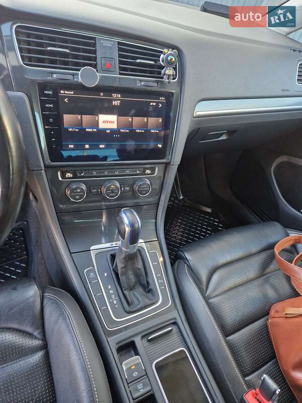 Хетчбек Volkswagen e-Golf 2018 в Житомирі