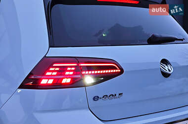 Хетчбек Volkswagen e-Golf 2018 в 
