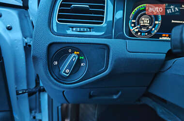 Хетчбек Volkswagen e-Golf 2018 в 