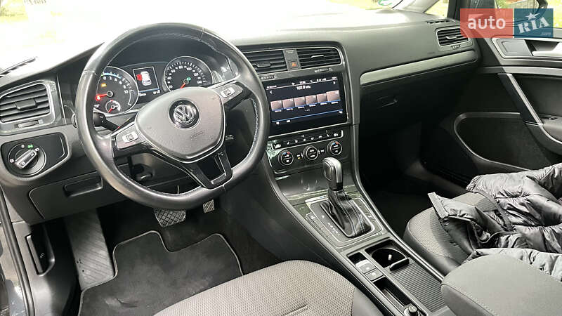 Хэтчбек Volkswagen e-Golf 2020 в Запорожье