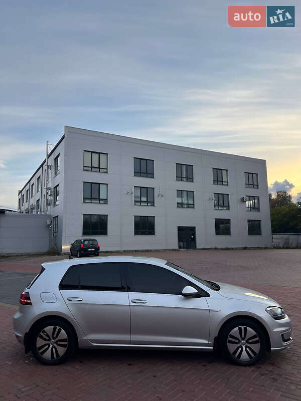 Хэтчбек Volkswagen e-Golf 2015 в Ровно