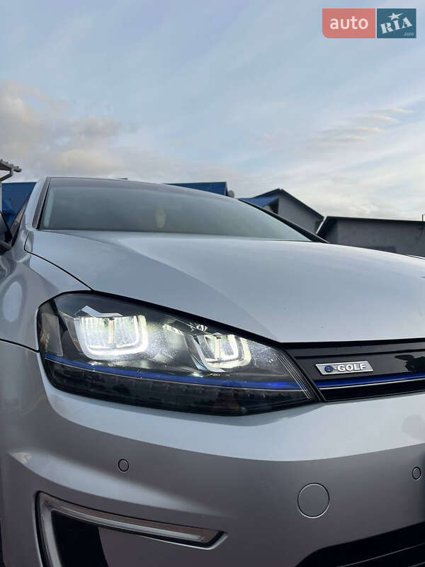 Хэтчбек Volkswagen e-Golf 2015 в Ровно