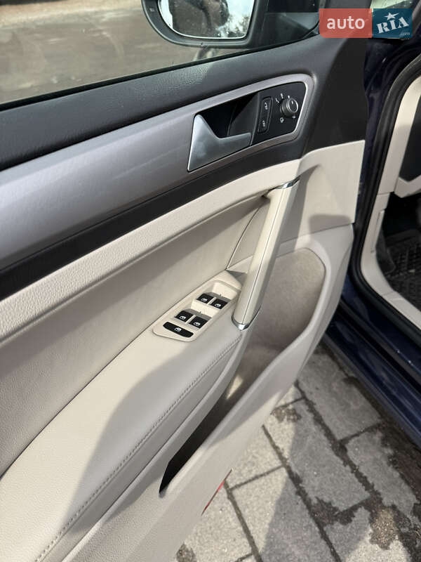 Хэтчбек Volkswagen e-Golf 2016 в Житомире