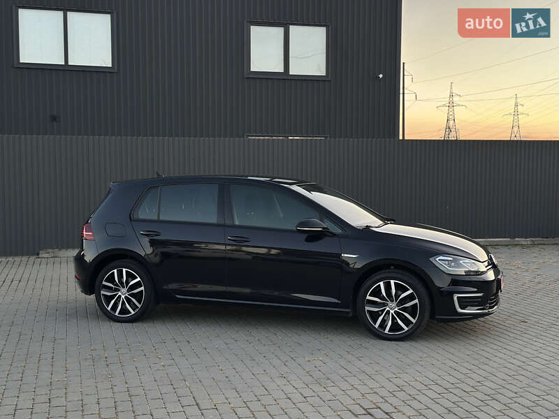 Хетчбек Volkswagen e-Golf 2019 в Ужгороді