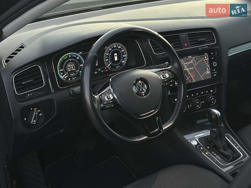 Хетчбек Volkswagen e-Golf 2019 в Ужгороді