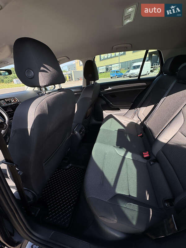 Хэтчбек Volkswagen e-Golf 2019 в Ровно