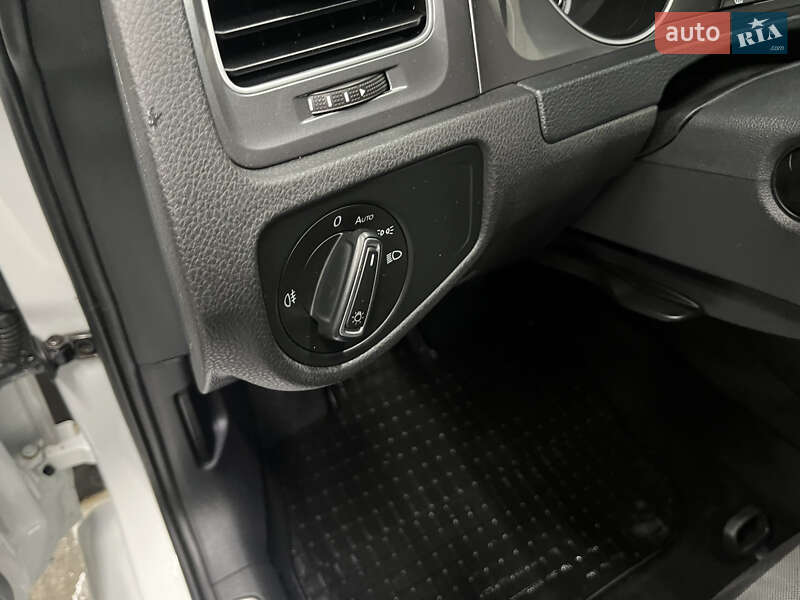 Хэтчбек Volkswagen e-Golf 2014 в Киеве фото 8 Хэтчбек Volkswagen e-Golf 2014 в Киеве