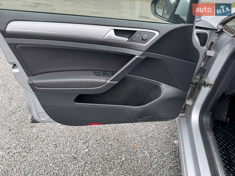 Хетчбек Volkswagen e-Golf 2015 в Рівному фото 10 Хетчбек Volkswagen e-Golf 2015 в Рівному