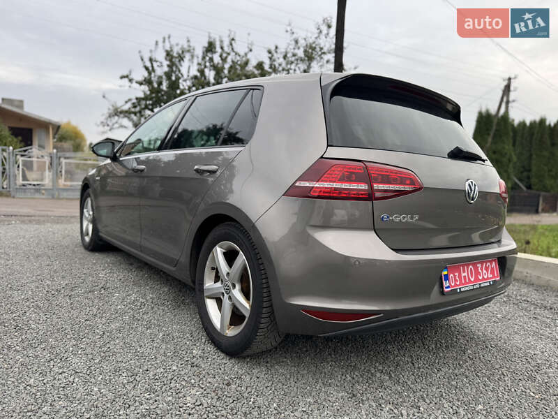 Хетчбек Volkswagen e-Golf 2015 в Рівному
