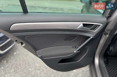 Хэтчбек Volkswagen e-Golf 2015 в Ровно