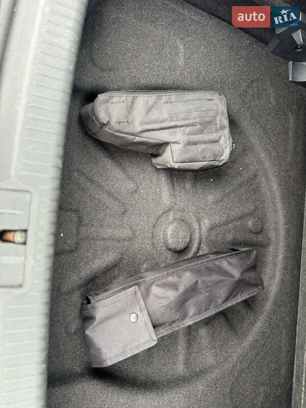 Хетчбек Volkswagen e-Golf 2015 в Рівному