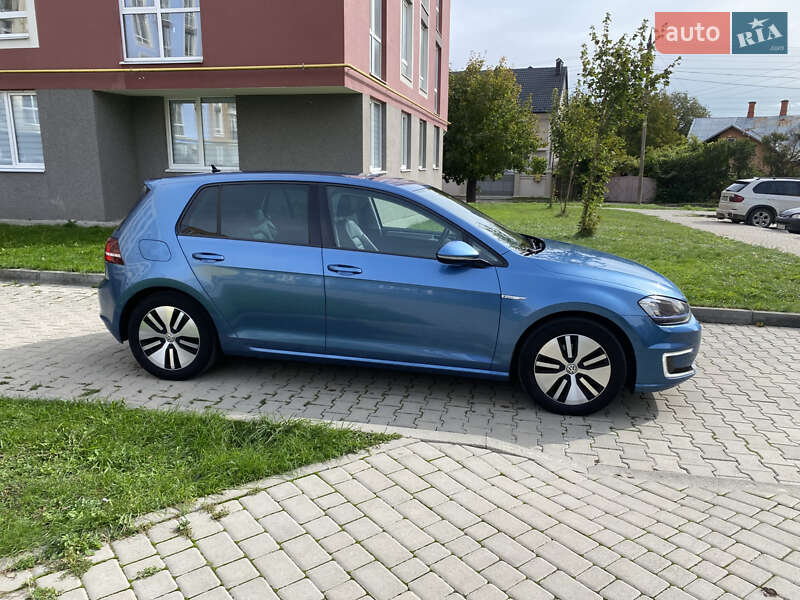 Хетчбек Volkswagen e-Golf 2015 в Чернівцях