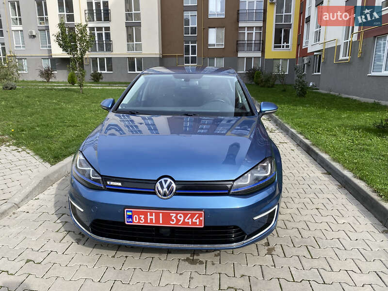Хетчбек Volkswagen e-Golf 2015 в Чернівцях