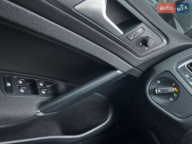 Хетчбек Volkswagen e-Golf 2019 в Хмельницькому