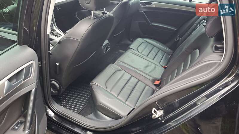 Хэтчбек Volkswagen e-Golf 2015 в Каменец-Подольском фото 13 Хэтчбек Volkswagen e-Golf 2015 в Каменец-Подольском