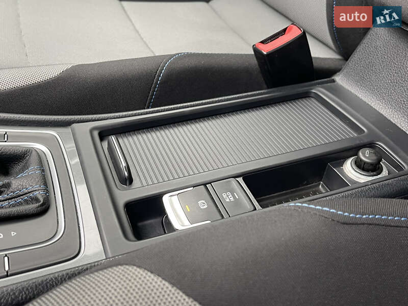 Хетчбек Volkswagen e-Golf 2014 в Львові