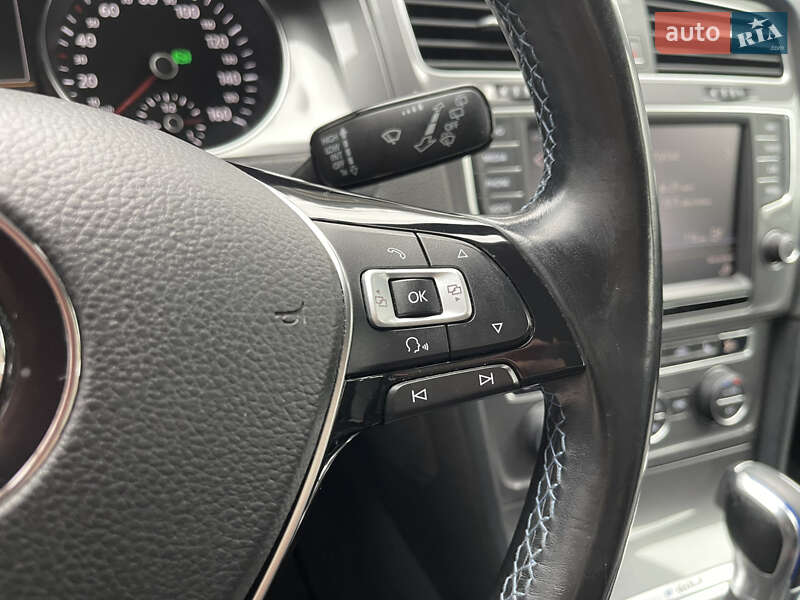 Хетчбек Volkswagen e-Golf 2014 в Львові