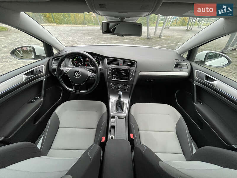 Хетчбек Volkswagen e-Golf 2014 в Львові