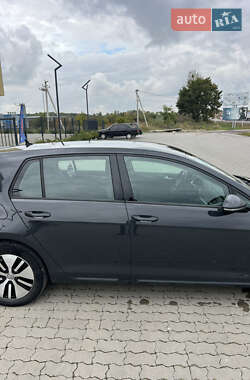 Хетчбек Volkswagen e-Golf 2020 в  фото 10 Хетчбек Volkswagen e-Golf 2020 в