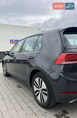 Хетчбек Volkswagen e-Golf 2020 в  фото 15 Хетчбек Volkswagen e-Golf 2020 в