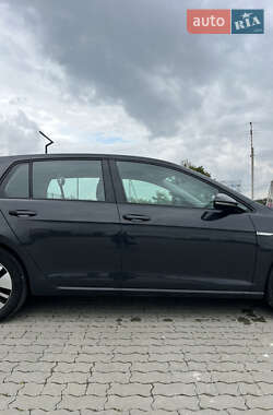Хетчбек Volkswagen e-Golf 2020 в  фото 19 Хетчбек Volkswagen e-Golf 2020 в