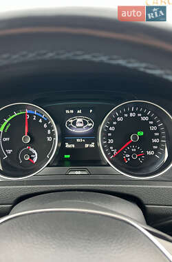 Хетчбек Volkswagen e-Golf 2020 в  фото 27 Хетчбек Volkswagen e-Golf 2020 в