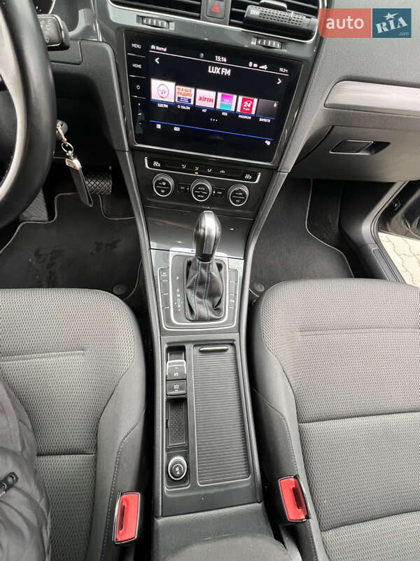 Хэтчбек Volkswagen e-Golf 2020 в Львове фото 38 Хэтчбек Volkswagen e-Golf 2020 в Львове