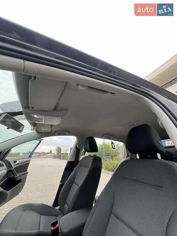 Хэтчбек Volkswagen e-Golf 2020 в Львове фото 43 Хэтчбек Volkswagen e-Golf 2020 в Львове