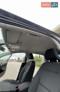 Хетчбек Volkswagen e-Golf 2020 в  фото 43 Хетчбек Volkswagen e-Golf 2020 в