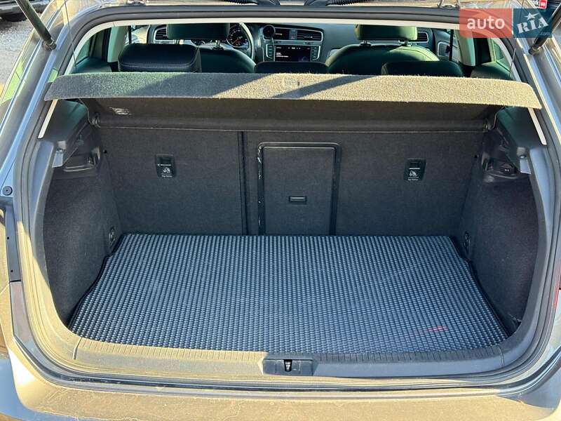 Хетчбек Volkswagen e-Golf 2016 в Вінниці