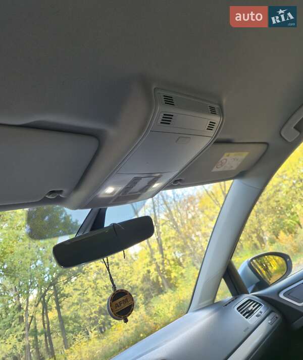 Хэтчбек Volkswagen e-Golf 2016 в Лозовой