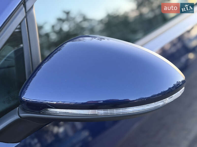 Хэтчбек Volkswagen e-Golf 2019 в Ровно