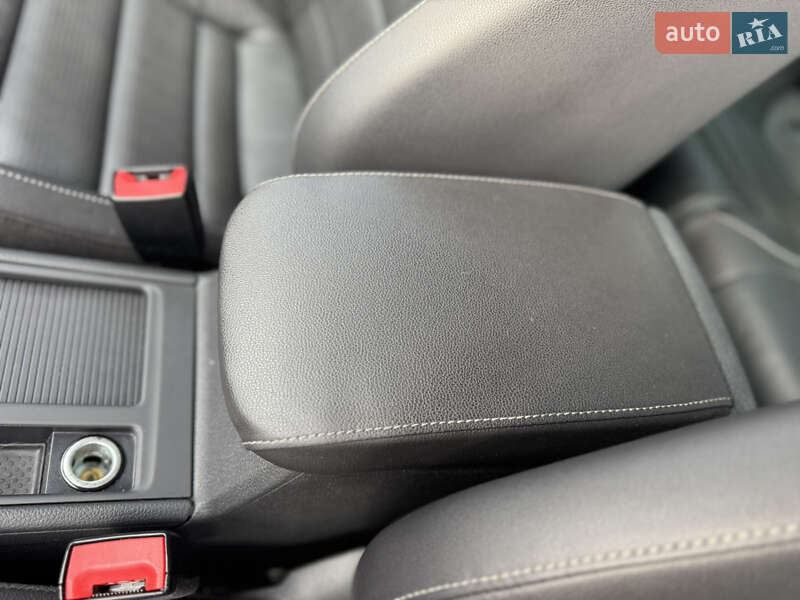 Хэтчбек Volkswagen e-Golf 2019 в Ровно