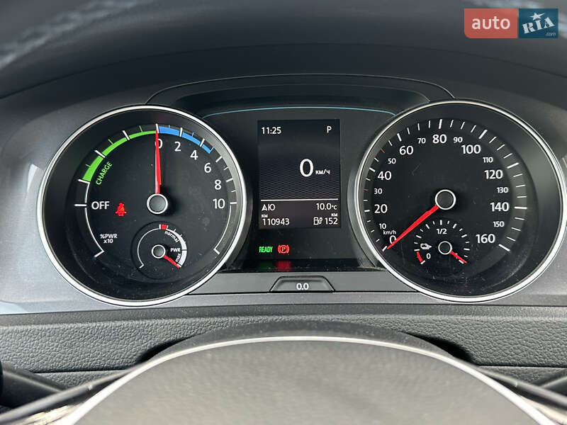 Хэтчбек Volkswagen e-Golf 2015 в Львове