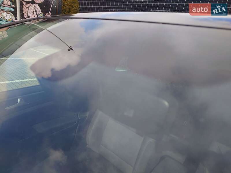 Хетчбек Volkswagen e-Golf 2017 в Луцьку