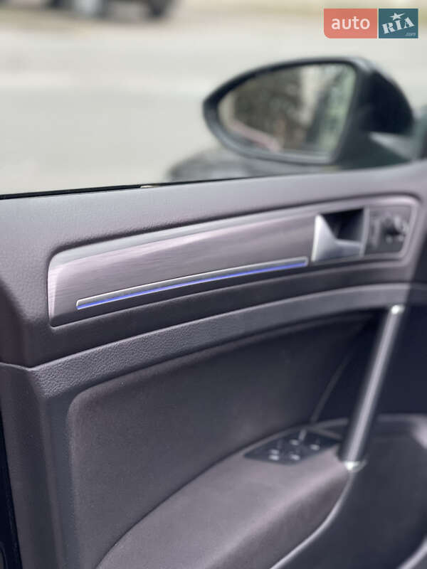 Хэтчбек Volkswagen e-Golf 2019 в Одессе