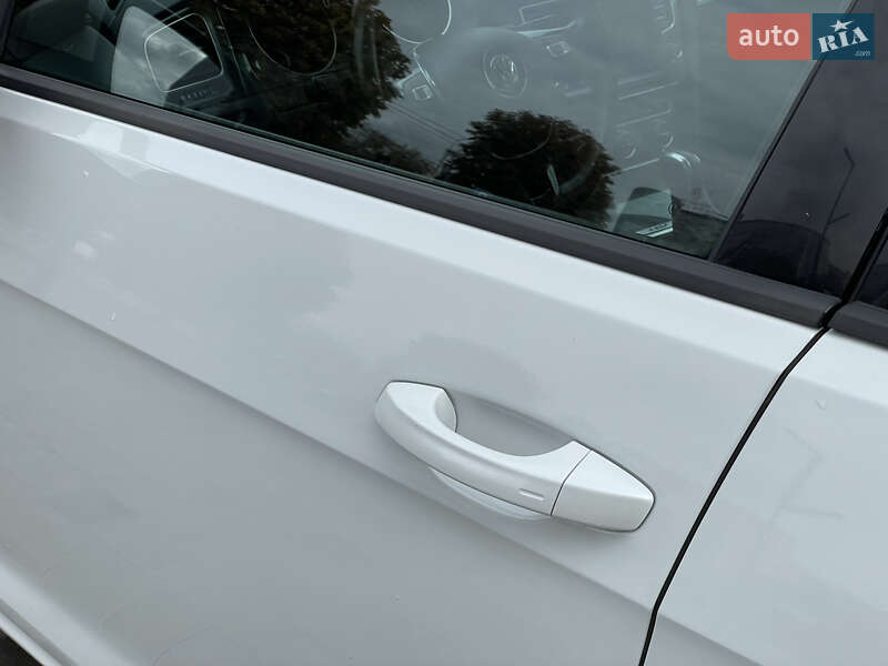 Хэтчбек Volkswagen e-Golf 2014 в Луцке фото 14 Хэтчбек Volkswagen e-Golf 2014 в Луцке